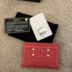 CHANEL O card holder (pink color)
